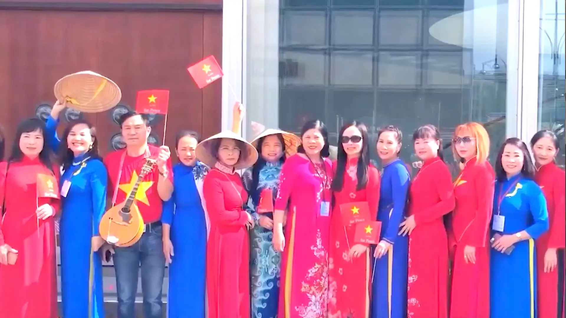 Lan toả yêu thương gắn kết phụ nữ Việt tại Đức | Người Việt 5 châu | 19/10/2025